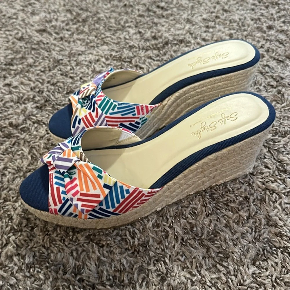 Soft style multi random color strip wedge